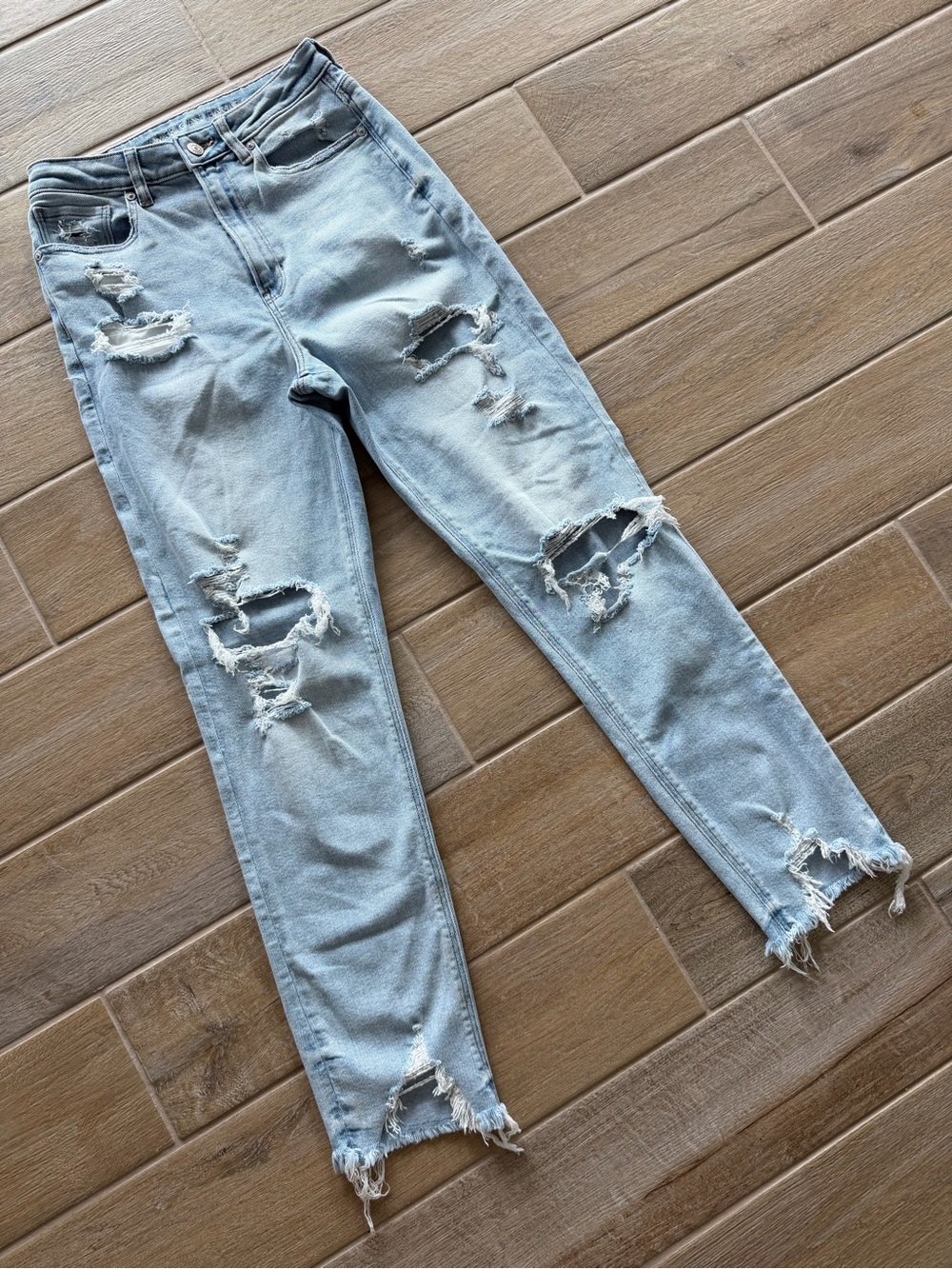 American Eagle Outfitters Light Blue Ripped Jeans
